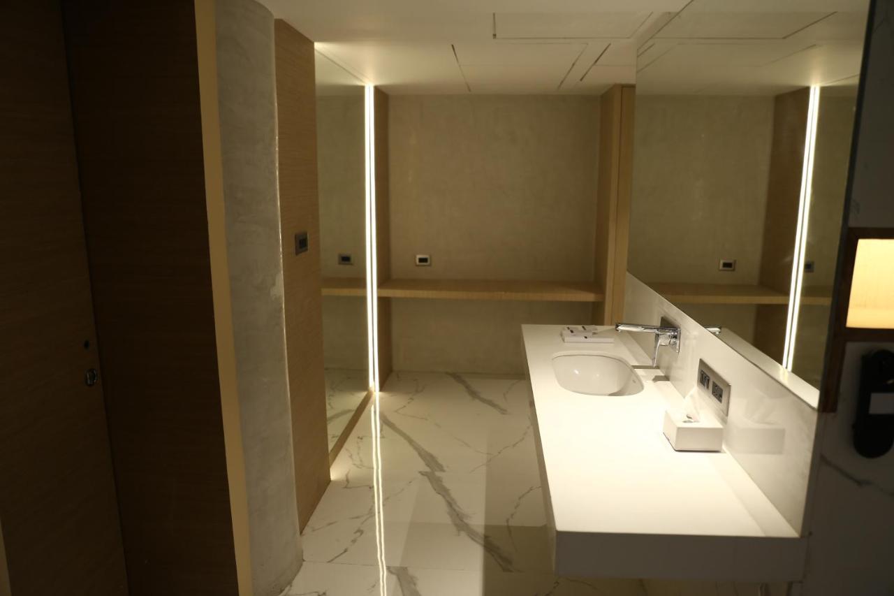 Clarks Inn Suites كانجرا المظهر الخارجي الصورة